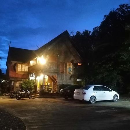 Crossroads House Hotel Mae Hong Son Bagian luar foto