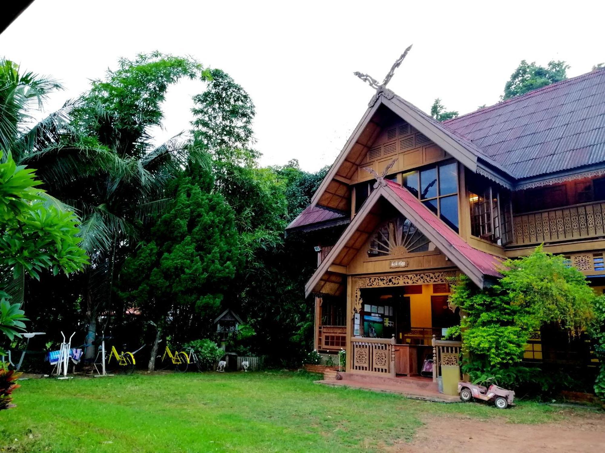 Crossroads House Hotel Mae Hong Son Bagian luar foto